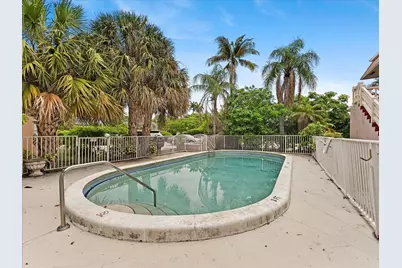 241 SE 9th Avenue #104, Pompano Beach, FL 33060 - Photo 8