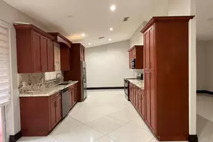 9141 NW 152nd St, Miami Lakes, FL 33018 - Photo 10