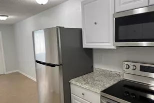518 NW 10th Ave, Boynton Beach, FL 33435 - Photo 8