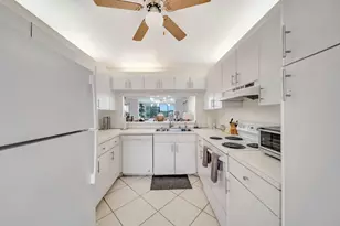 9485 N Belfort Cir, Tamarac, FL 33321 - Photo 14