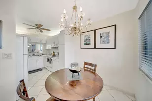 9485 N Belfort Cir, Tamarac, FL 33321 - Photo 10