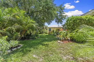 512 NE Canoe Park Cir, Port Saint Lucie, FL 34983 - Photo 32