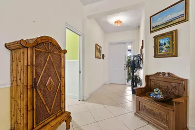 512 NE Canoe Park Circle, Port Saint Lucie, FL 34983 - Photo 4