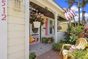 512 NE Canoe Park Cir, Port Saint Lucie, FL 34983 - Photo 2