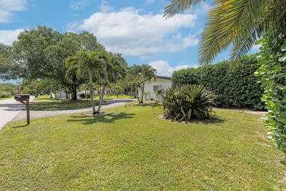 11821 NW 6th Court, Plantation, FL 33325 - Photo 8