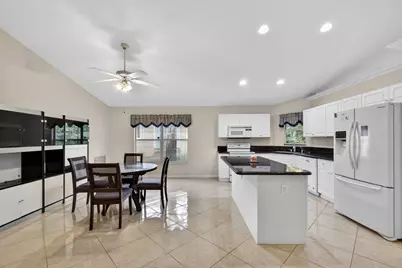 2860 Waters Edge Circle, Greenacres, FL 33413 - Photo 14