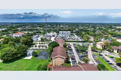 300 W Palm Cir Circle W #305, Pembroke Pines, FL 33025 - Photo 32