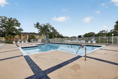 300 W Palm Cir Circle W #305, Pembroke Pines, FL 33025 - Photo 28