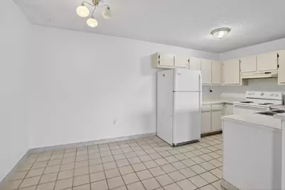 300 W Palm Cir Circle W #305, Pembroke Pines, FL 33025 - Photo 6