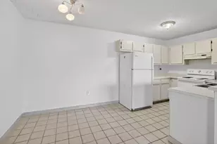 300 W Palm Cir Circle W, Pembroke Pines, FL 33025 - Photo 6