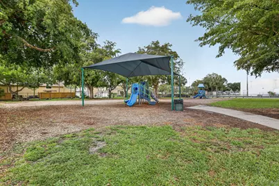 300 W Palm Cir Circle W #305, Pembroke Pines, FL 33025 - Photo 26