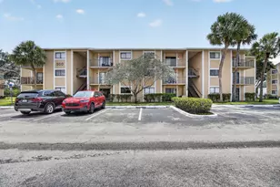 300 W Palm Cir Circle W, Pembroke Pines, FL 33025 - Photo 42