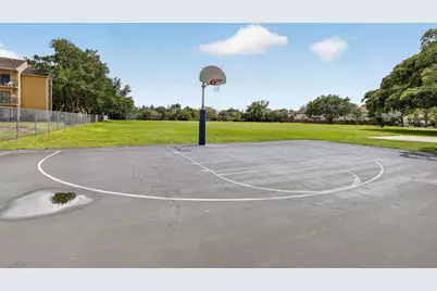 300 W Palm Cir Circle W #305, Pembroke Pines, FL 33025 - Photo 22