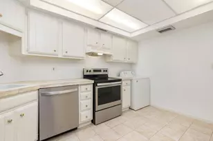 2000 Presidential Way, West Palm Beach, FL 33401 - Photo 10