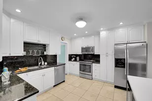 1019 E Cypress Dr, Pompano Beach, FL 33069 - Photo 16
