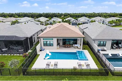 9812 Spruce Woods Drive, Boynton Beach, FL 33473 - Photo 36