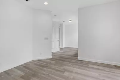 114 E Astor Circle E, Delray Beach, FL 33484 - Photo 12