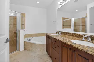 114 E Astor Circle E, Delray Beach, FL 33484 - Photo 14