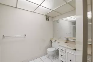 275 Jacaranda Dr, Plantation, FL 33324 - Photo 26