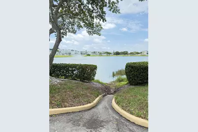 212 Greenbrier B, West Palm Beach, FL 33417 - Photo 6