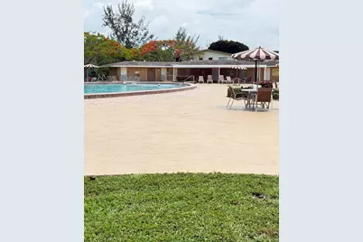 212 Greenbrier B, West Palm Beach, FL 33417 - Photo 4