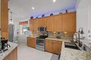 806 NW Rutherford Ct, Port Saint Lucie, FL 34983 - Photo 4