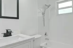 2018 NE 15th St, Fort Lauderdale, FL 33304 - Photo 14