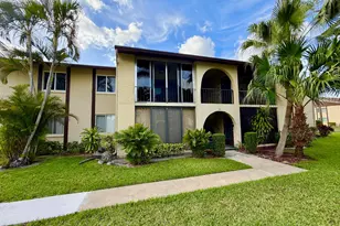 301 Pine Ridge Cir, Greenacres, FL 33463 - Photo 2