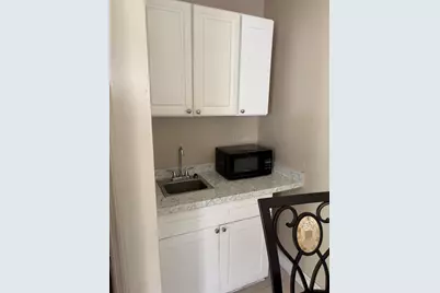 706 Glenn Parkway #Rear, Hollywood, FL 33021 - Photo 6