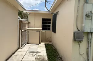 706 Glenn Pkwy, Hollywood, FL 33021 - Photo 4