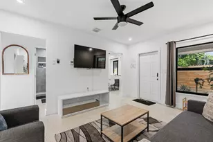 210 SW 11th St, Fort Lauderdale, FL 33315 - Photo 14