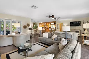 3240 Lakeview Dr, Pompano Beach, FL 33062 - Photo 10