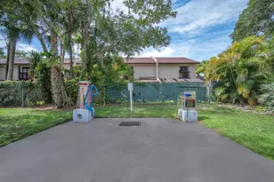 671 Cypress Lake Blvd, Deerfield Beach, FL 33064 - Photo 26