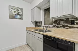 604 NE 14th Pl, Fort Lauderdale, FL 33304 - Photo 22