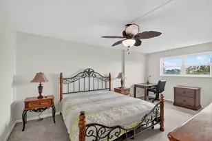 3425 Via Poinciana, Lake Worth, FL 33467 - Photo 14