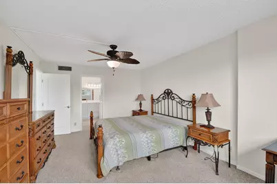 3425 Via Poinciana #403, Lake Worth, FL 33467 - Photo 14