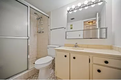 900 Colony Point Circle #121, Pembroke Pines, FL 33026 - Photo 18
