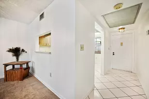 900 Colony Point Cir, Pembroke Pines, FL 33026 - Photo 4