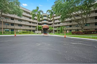 900 Colony Point Circle #121, Pembroke Pines, FL 33026 - Photo 2