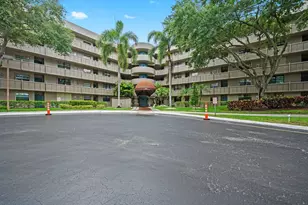 900 Colony Point Cir, Pembroke Pines, FL 33026 - Photo 2