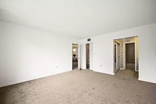 900 Colony Point Cir, Pembroke Pines, FL 33026 - Photo 12