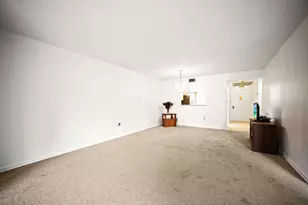 900 Colony Point Cir, Pembroke Pines, FL 33026 - Photo 8