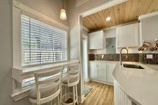 698 Forsyth St, Boca Raton, FL 33487 - Photo 16