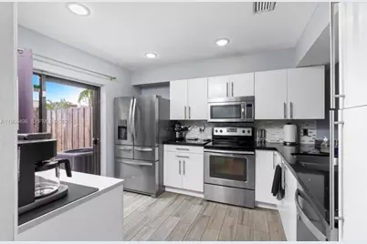 2900 NW 69th Court, Fort Lauderdale, FL 33309 - Photo 8