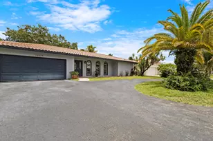 10875 NW 40th St, Coral Springs, FL 33065 - Photo 2