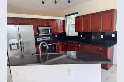 19199 NW 19th Street, Pembroke Pines, FL 33029 - Photo 12