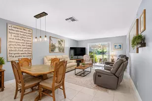 2017 SW Golf Ln, Boynton Beach, FL 33426 - Photo 4