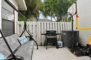 4383 Willow Pond Cir, West Palm Beach, FL 33417 - Photo 18