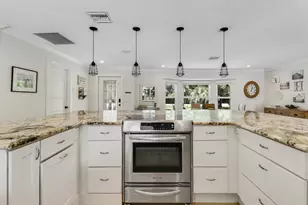 8352 N 154th Ct Road N, Palm Beach Gardens, FL 33418 - Photo 14