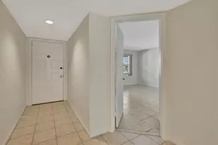 1000 SW 125th Ave, Pembroke Pines, FL 33027 - Photo 6